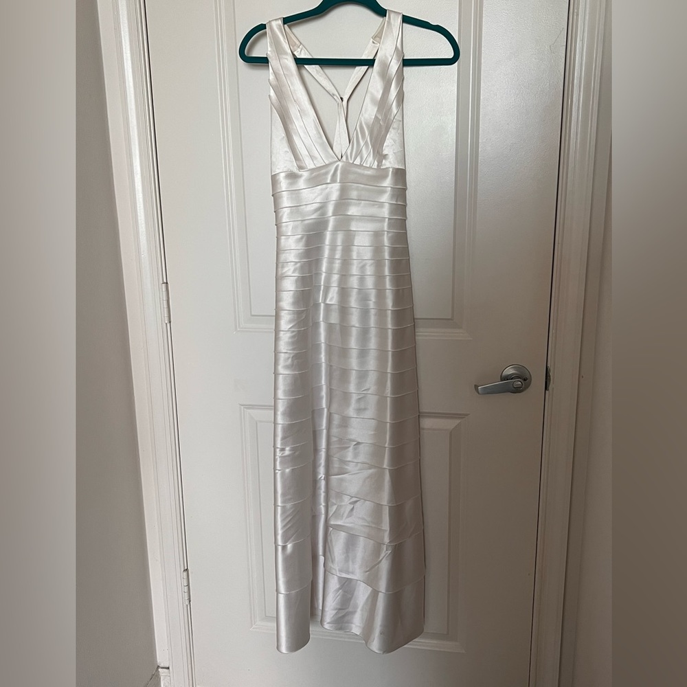 BCBGMAXAZRIA long, layered white dress with clip halter and zip up back, Size 2